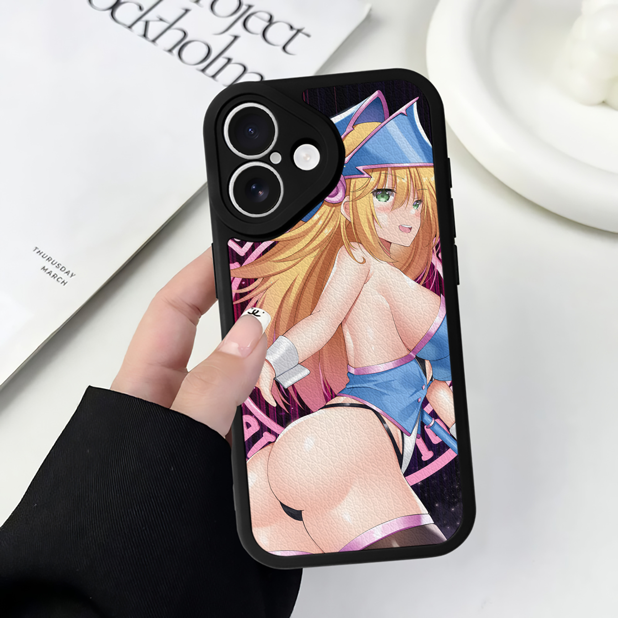 （画像用） 遊☆戯☆王 Yu-Gi-Oh! 【iPhone 16シリーズ対応】シリコンスマホケース（レザー調） 材質：シリコン